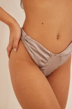 High Cut Gathered Satin Brazilian -Na-Kd nakd high cut gathered satin brazilian 1013 001092 000547007