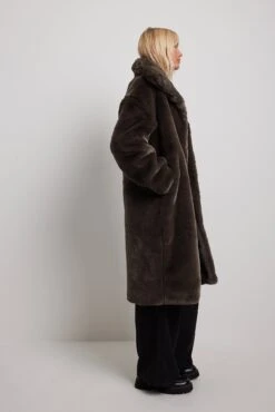 NA-KD High Neck Faux Fur Coat -Na-Kd nakd high neck faux fur coat 1100 006791 0017 1424