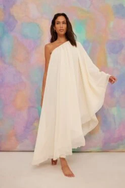One Sleeve Chiffon Slanted Midi Dress -Na-Kd nakd one sleeve chiffon slanted midi dress 1014 001445 0260 2280