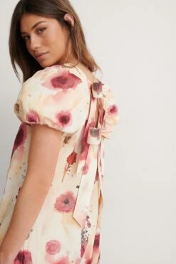 Open Back V-neck Maxi Dress -Na-Kd nakd open back v neck maxi dress 1018 007150 8814 05g 1