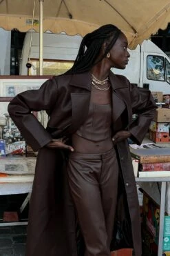 Oversized PU Trenccoat -Na-Kd nakd oversized pu trenchcoat 1736 000302 0765 edit01