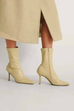 Pointy Hourglass Boots -Na-Kd nakd pointy hourglass boots 1055 000818 0404 01l