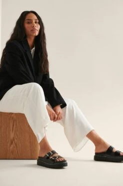 Profile Buckle Sandals -Na-Kd nakd profile buvkle sandals 1055 000951 0002 02l