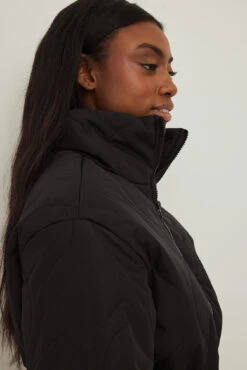 NA-KD Quilted Drawstring Padded Short Jacket -Na-Kd nakd quilted drawstring padded short jacket 1100 005454 0002 4767