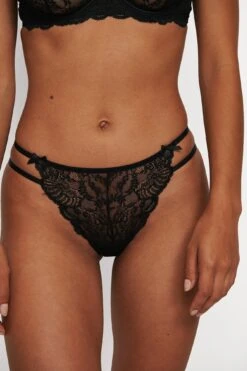 Qute Double Strap Thong -Na-Kd nakd qute dobule strap thong 1013 001033 0002 03h r11