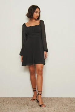 Recycled Long Sleeve Ruched Detail Dress -Na-Kd nakd recycled long sleeve ruched detail dress 1659 000124 0002 04c