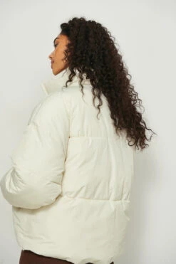 NA-KD Recycled Padded Drawstring Midi Jacket 17 NA-KD Recycled Padded Drawstring Midi Jacket -Na-Kd nakd recycled padded drawstring midi jacket 1100 005041 0260 02b