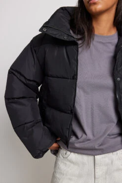 NA-KD Recycled Short Padded Press Button Jacket -Na-Kd nakd recycled short padded press button jacket 1100 005043 0002 29455