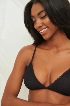 Scallop Lace Triangle Bra -Na-Kd nakd scallop lace triangle bra 1736 000045 0002 1