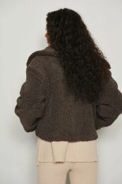 NA-KD Short Fluffy Teddy Jacket -Na-Kd nakd short fluffy teddy jacket 1100 005435 0765 02b