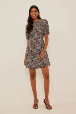 NA-KD Short Sleeve Open Back Mini Dress -Na-Kd nakd short sleeve open back mini dress 1100 003574 1045 01c