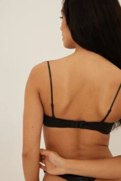 Twisted Thin Strap Satin Bra -Na-Kd nakd twisted thin strap satin bra 1013 001093 0002 02 1