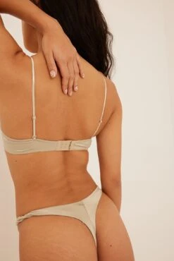 Twisted Thin Strap Satin Bra -Na-Kd nakd twisted thin strap satin bra 1013 001093 651 03 r