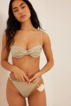 Twisted Thin Strap Satin Bra -Na-Kd nakd twisted thin strap satin bra 1013 001093 651 04 r