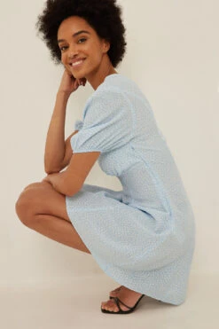 V-Neck Mini Dress -Na-Kd nakd v neck mini dress 1100 004966 4329 03