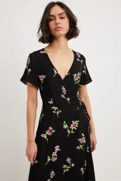 NA-KD Wrap Maxi Dress -Na-Kd nakd wrap maxi dress 1100 006143 0798 28871