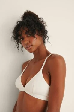 Soft Ribbed Triangle Top -Na-Kd nakdsoft ribbed triangle top 1013 000921 0260 01a