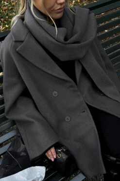 Oversized Coat -Na-Kd oversized coat 1727 000026 0366 editorial