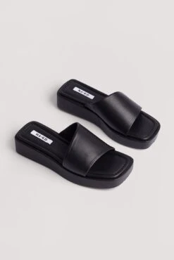 Padded Flatform Slippers -Na-Kd padded flatform slippers 1055 001396 0002 3407