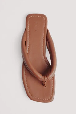 Padded Toe Strap Slippers -Na-Kd padded toe strap slippers 1055 001423 94790958