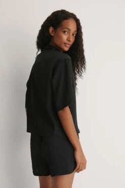 Short Sleeve Satin Shirt -Na-Kd pelican bay short sleeve satin shirt 1682 000007 0002 02b