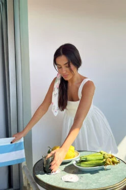 Puffy Mini Dress -Na-Kd puffy mini dress 1804 000014 0001 editorial