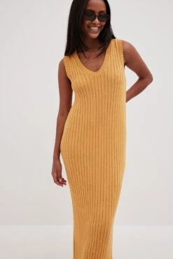 NA-KD Rib Knitted V-Neck Midi Dress -Na-Kd rib knitted v neck midi dress 1100 007063 2305 1592