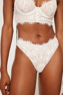 Romantic Detailed Lace Thong -Na-Kd romantic detailed lace thong 1013 001206 0260 7449