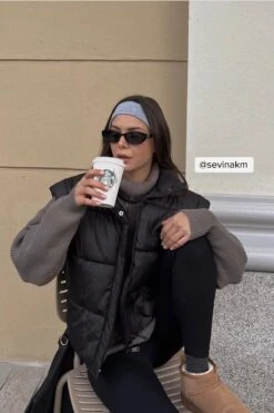 Pocket Detail Puffer Vest -Na-Kd sevinakm 1720 000103 0002 1 social