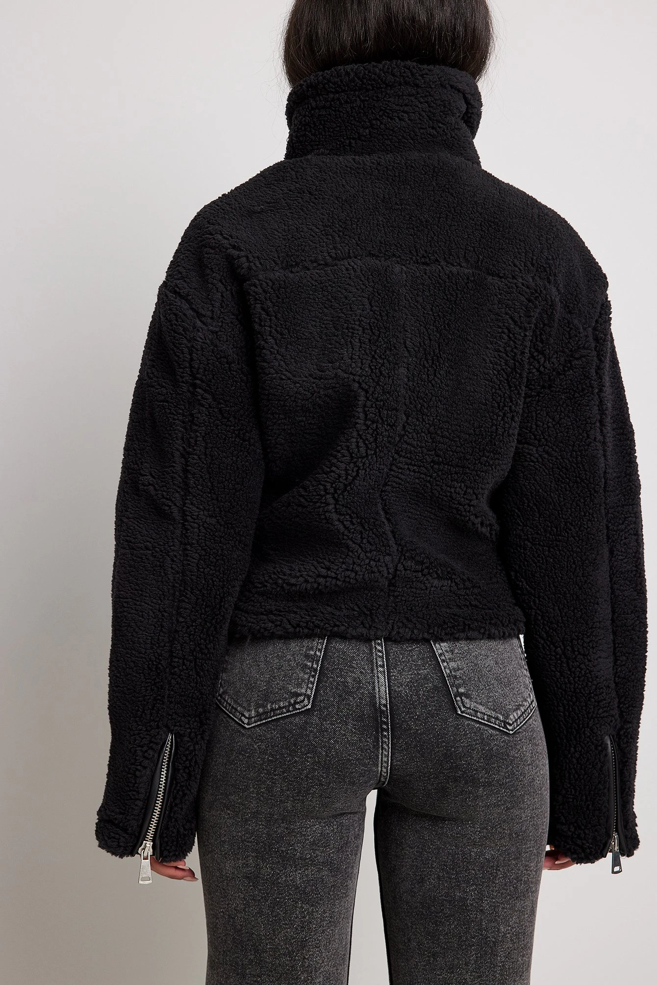 NA-KD Recycled Short Teddy Zipper Jacket 4 NA-KD Recycled Short Teddy Zipper Jacket - Image 2