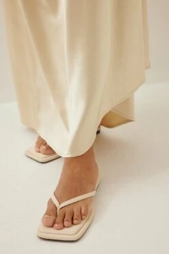 Slim Toe Strap Slippers -Na-Kd slim toe strap slippers 1055 001207 00211624