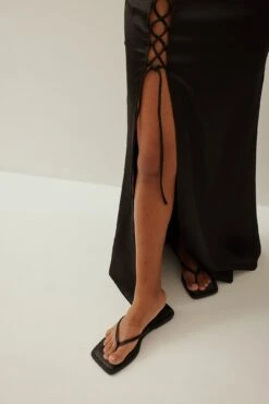 Slim Toe Strap Slippers -Na-Kd slimtoe strap slippers 1055 001207 00021896