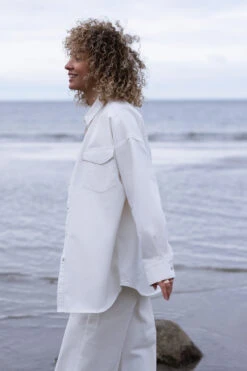 Oversized Denim Overshirt -Na-Kd social 1018 007170 0244 01s