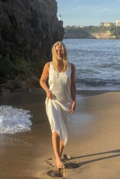 Straight Satin Maxi Dress -Na-Kd straight satin maxi dress 1727 000141 1096 2 social