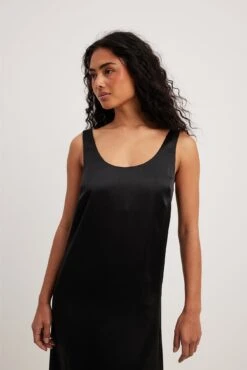 Straight Satin Maxi Dress -Na-Kd straight satin midi dress 1727 000141 0002 15895