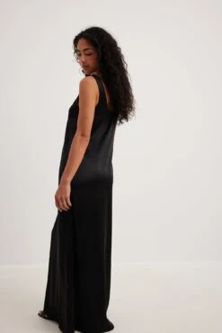 Straight Satin Maxi Dress -Na-Kd straight satin midi dress 1727 000141 0002 15924