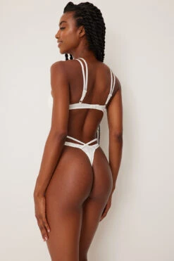 Strap Detailed Bra -Na-Kd strap detailed bra 1687 000101 02604162