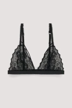 Strap Detailed Lace Top -Na-Kd strp detailed lace top 1013 001294 0002 1 flatlay