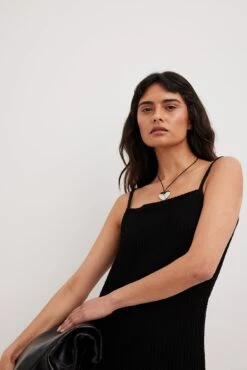 Structured Loose Fit Midi Dress -Na-Kd structured loose fit midi dress 1018 010420 00028575