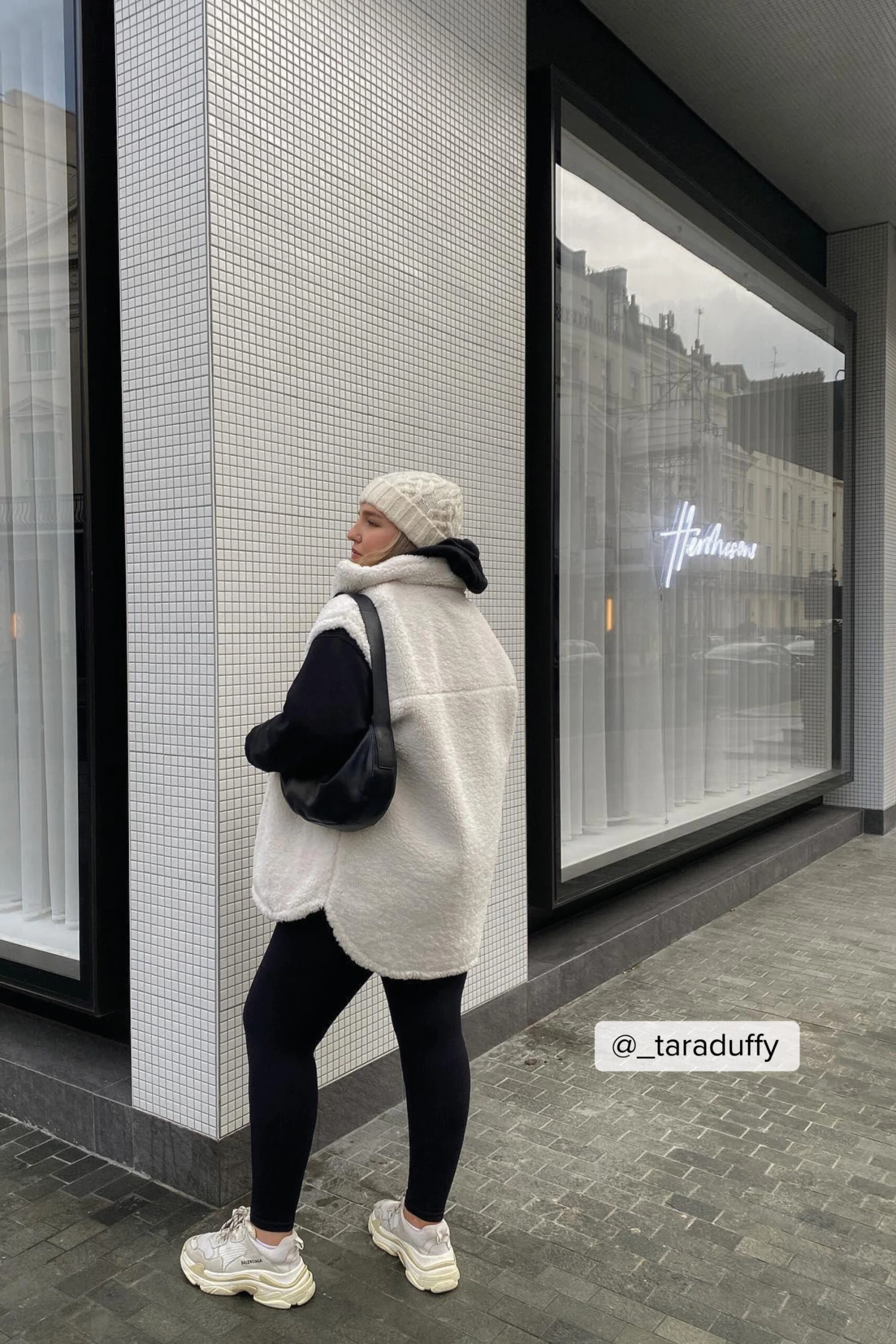 NA-KD Long Zipped Teddy Vest 7 NA-KD Long Zipped Teddy Vest - Image 5