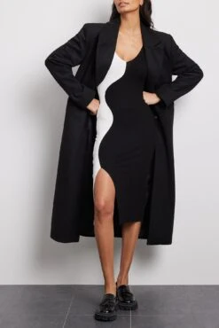 NA-KD Two Coloured Wavy Midi Dress -Na-Kd two coloured wavy midi dress 1100 006951 004111964