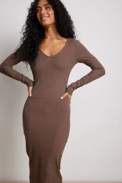 V-Neck Rib Long Sleeved Midi Dress -Na-Kd v neck rib long sleeved midi dress 1044 000241 001724678 2