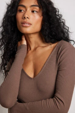 V-Neck Rib Long Sleeved Midi Dress -Na-Kd v neck rib long sleeved midi dress 1044 000241 001724705