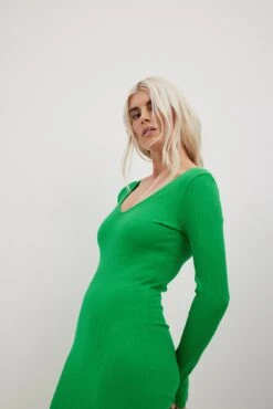 V-Neck Ribbed Midi Dress 41 V-Neck Ribbed Midi Dress -Na-Kd v neck ribbed midi dress 1044 000280 00107887 1