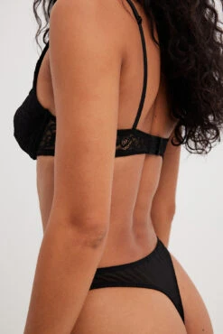 V-Shape Lace Panty -Na-Kd v shape lace panty 1013 001306 0002 03