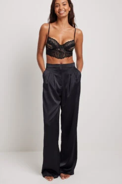 V-shaped Satin Lace Bustier 14 V-shaped Satin Lace Bustier -Na-Kd v shaped satin lace bustier 1013 001208 0002 0632 01c