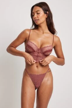 V-shaped Satin Lace Bustier 11 V-shaped Satin Lace Bustier -Na-Kd v shaped satin lace bustier 1013 001208 0418 0651