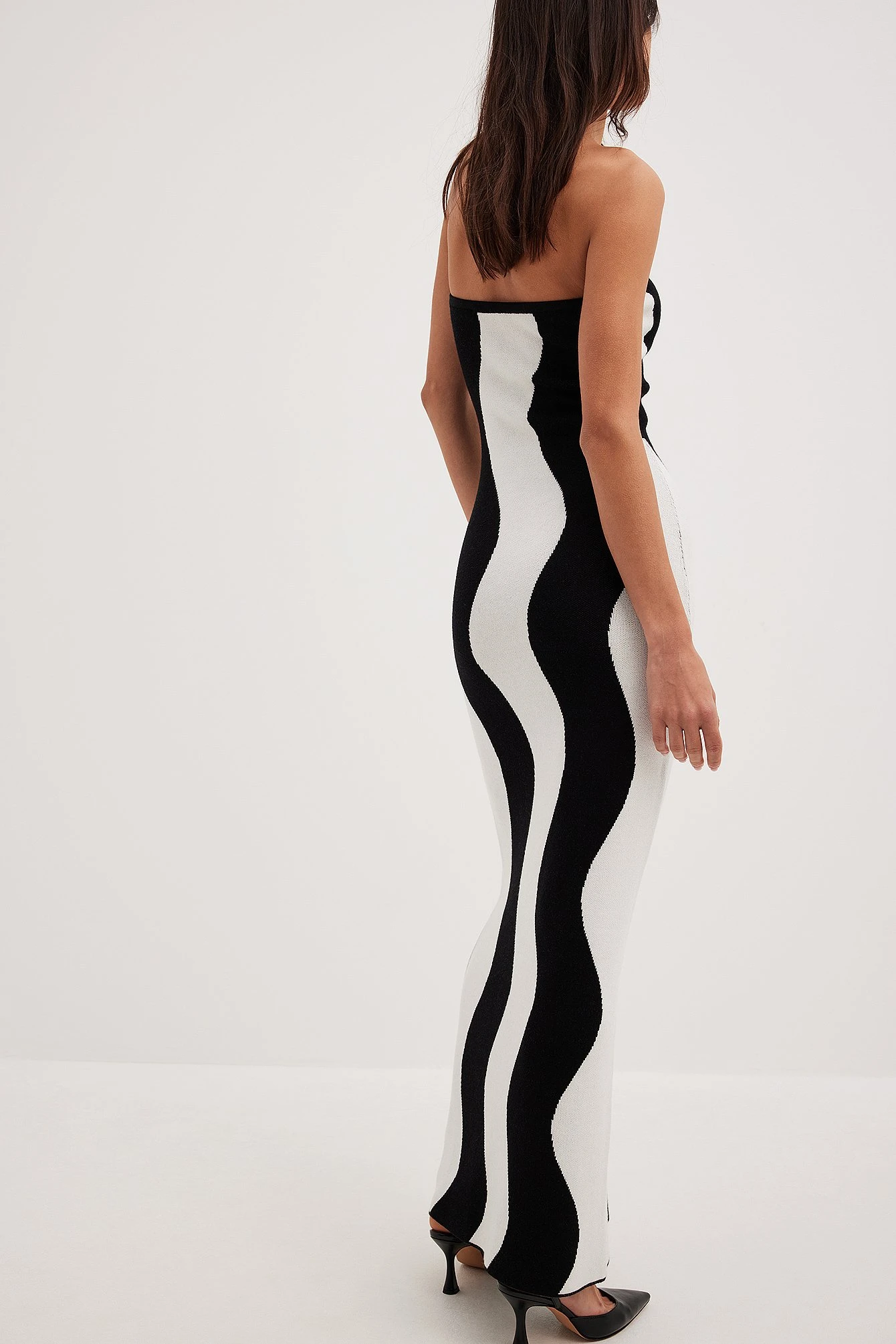 Wavy Striped Knitted Maxi Dress - Image 2