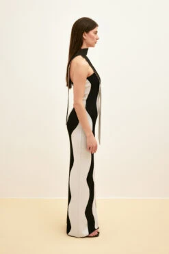 Wavy Striped Knitted Maxi Dress -Na-Kd wavy striped knitted maxi dress 1018 010284 0041 editorial2
