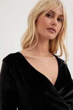 Wrap Velvet Mini Dress -Na-Kd wrap velvet mini dress 1017 002186 00021822